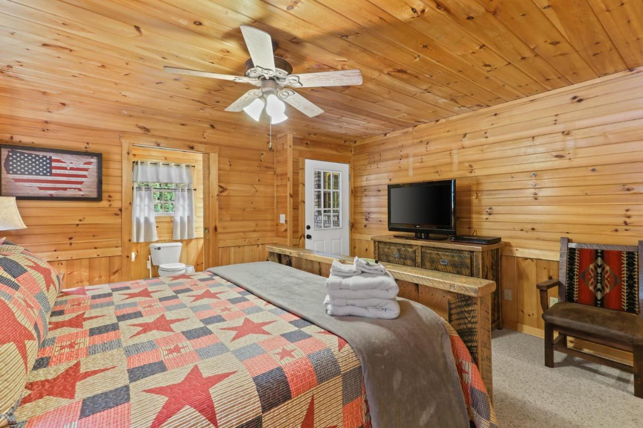 2 Separate Cabins Along A Peaceful Creek With Resort Amenities Ellijay Dış mekan fotoğraf